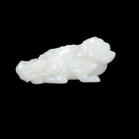 Chinese Qing Dynasty Hetian white jade mother and child auspicious beasts