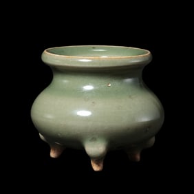 Chinese Song Dynasty Celadon Green Glaze Tripod Burner