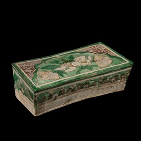 Chinese Tang Dynasty tri-colored baby-patterned pillow