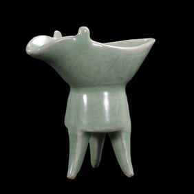 Chinese Southern Song Dynasty Longquan kiln green glaze cup