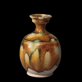 Chinese Tang Dynasty tri-colored plate-mouthed vase