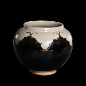 Chinese Song Dynasty black and white glazed jar