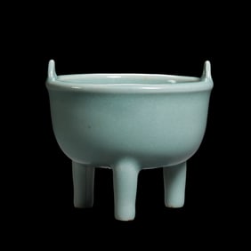 Chinese Southern Song Dynasty Longquan kiln green glaze three-legged double-handled censer