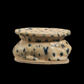 Chinese Tang Dynasty white glaze hanging basket rabbit pillow