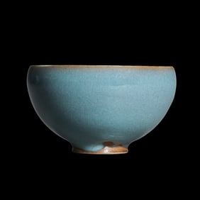 Small sky blue glaze bowl from the Northern Song Dynasty Jun kiln