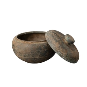 Lidded Pottery Jar with Lotus-Petal Design