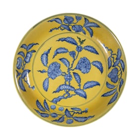 Blue and White Floral Dish on Yellow Ground, Ming Dynasty, Chenghua Reign