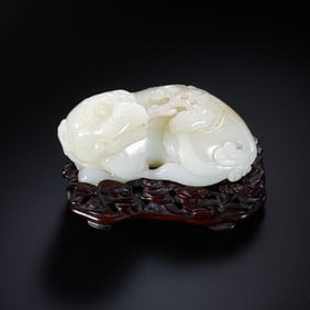 Qing Dynasty Hetian Jade Mythical Beast Ornament