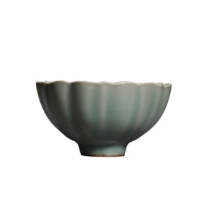Longquan Celadon Chrysanthemum-Petal Bowl