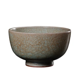 Ru Ware Celadon Bowl with Crackled Glaze