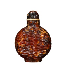 Amber Carved Snuff Bottle, Qing Dynasty