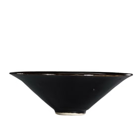 Tang Dynasty Gongxian Kiln Black-Glazed Tea Bowl