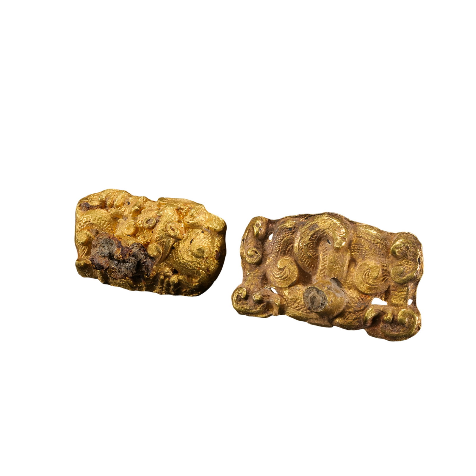 Warring States Period (475–221 BCE), Set of Gold Zoomorphic Ornaments: Length: approx. 3–3.4 cm (1.18–1.34 in; 0.10–0.11 ft); Height: approx. 1.7–2 cm (0.67–0.79 in; 0.06–0.07 ft); Weight: 16 g