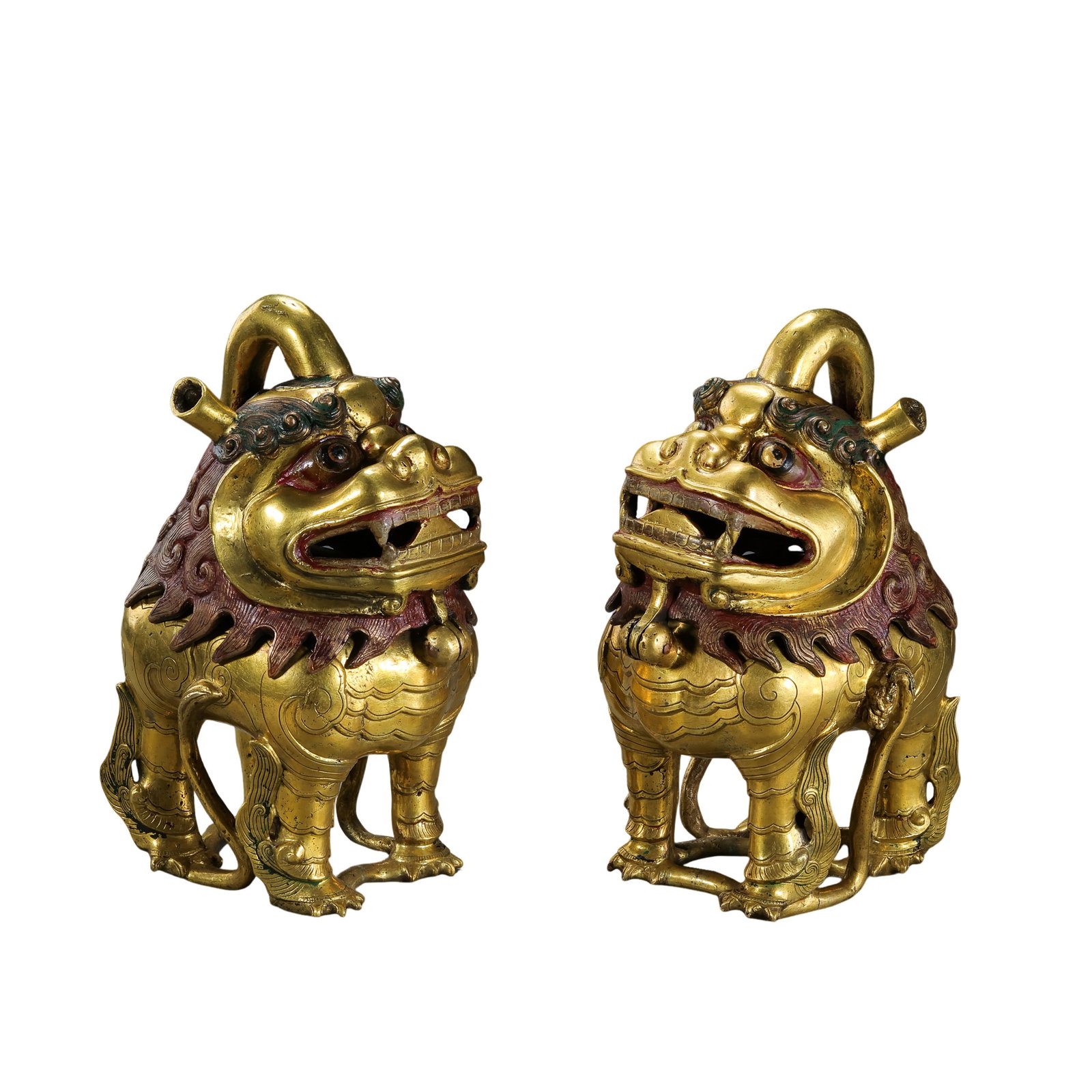 Pair of Qing Dynasty Gilt-Bronze Mythical Beast-Form Censers: 18th–19th Century; H. 22 cm, L. 16 cm; total weight 7111 g; H. approx. 8.66 in, L. approx. 6.30 inCondition and Provenance: Good condition, preserved as a pair, with the overall structures intact, n