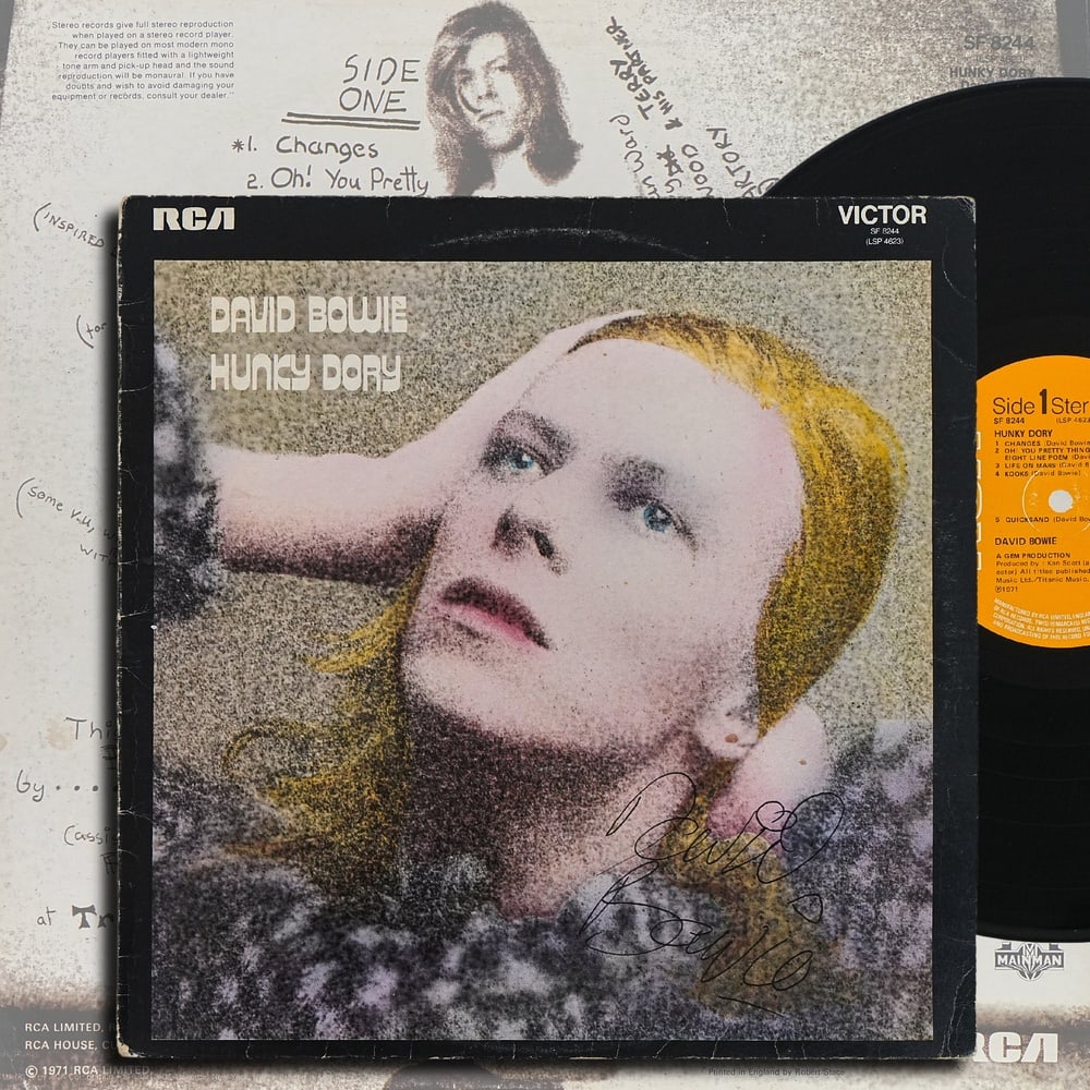 DAVID BOWIE SIGNED "HUNKY DORY" UK FIRST PRESSING LP: 12 1/4 x 12 1/4 in Provenance and Authentication: This collectible has undergone a rigorous forensic evaluation. The signatures were carefully analyzed across multiple criteria, including ink