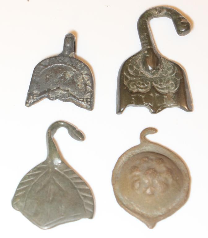 Lot Of 4 Ancient Viking Era Bronze Belt Buckles: Lot Of 4 Ancient Viking Era Bronze Belt Buckles - Interesting Artifacts