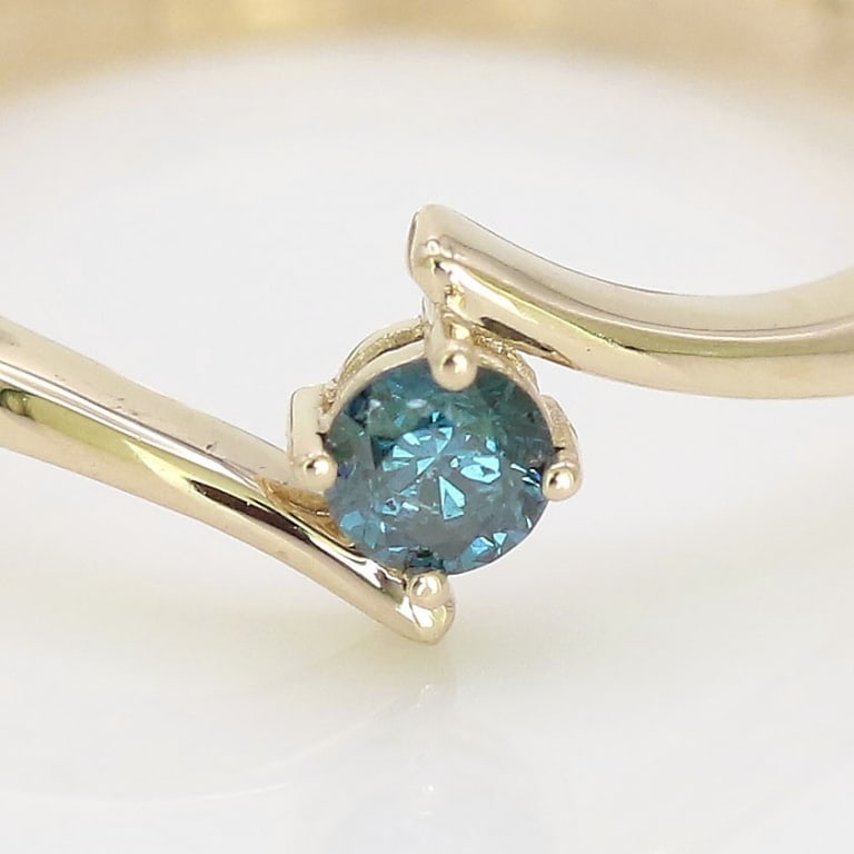 APPR $1200 Lab Diamond 10Kt Gold Ring (1 of 6)