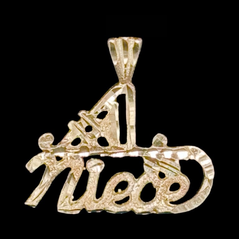 10K Gold Niece Pendant 19.3 mm: 10K Gold Niece Pendant 0.84 g 19.3 mm 224863.00