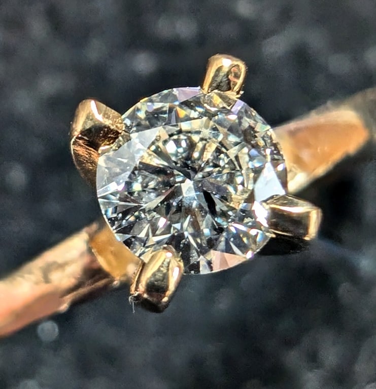 APPR $1380 10K Gold 1.73g LAB DIAMOND 0.25ct RING (1 of 4)