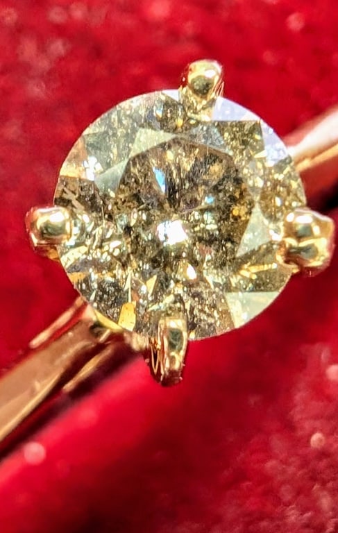 APPR $2215 10K Gold 1.38G Natural Diamond 0.56Ct: 10K Yellow Gold 1.38G Natural Diamond 0.56Ct Ring (~Size 7)(Ring is resizable for $40), Made in Canada, Appraised Retail $2215 BZ2137-97 R1800 97