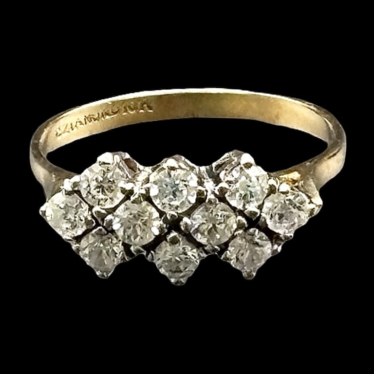 10K Gold Cubic Zirconia Cluster Design Ring US 7.5: 10K Gold Cubic Zirconia Cluster Design Ring 2.66 g US 7.5 224818.00
