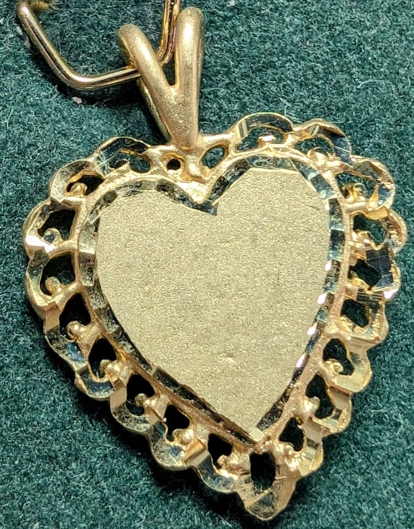 10K Gold 1.35G Heart Pendant: 10K Yellow Gold 1.35G Heart Pendant, Suggested Retail Value $600 (Estimated Selling Price from $180 to $360) BZ2132-22 P600