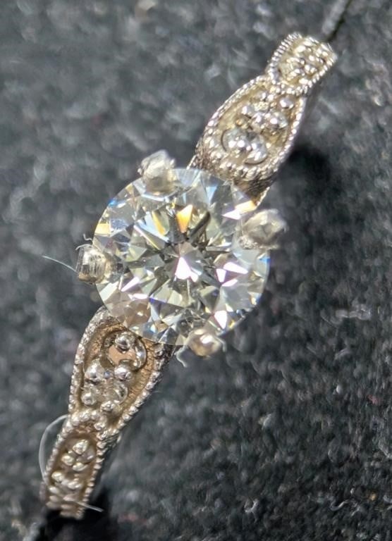 14K 1.94G Lab Diamond 0.64Ct Ring: 14K White Gold 1.94G Lab Diamond 0.64Ct R (~Size 6.5) (~length 0inches), Made in Canada, Suggested Retail Value $3600 BZ2127-24L