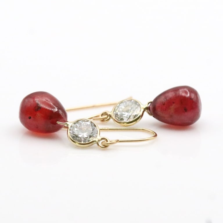 APPR $1300 Diamond 10Kt Gold Earrings: CENTER GEMSTONE REPORT # - 107239 GEMSTONE - DIAMOND TREATMENT - LAB GROWN QUANTITY - 2 CUT SHAPE/STYLE - ROUND BRILLIANT COLOR RANGE - I-J CLARITY RANGE - VS WEIGHT (EST) CT- 0.85 SIZE (mm) - 4 COMPL