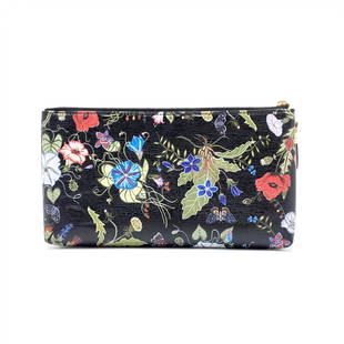Gucci Clutch bag, Kris knight floral, Textured leather: Grading INT/EXT: EXTERIOR GRADING: AB EXTERIOR USE: good condition EXTERIOR ZIPPER: Runs well EXTERIOR CORNERS: Good Condition INTERIOR GRADING: AB ODOR: No Noticeable odor present Please note that th
