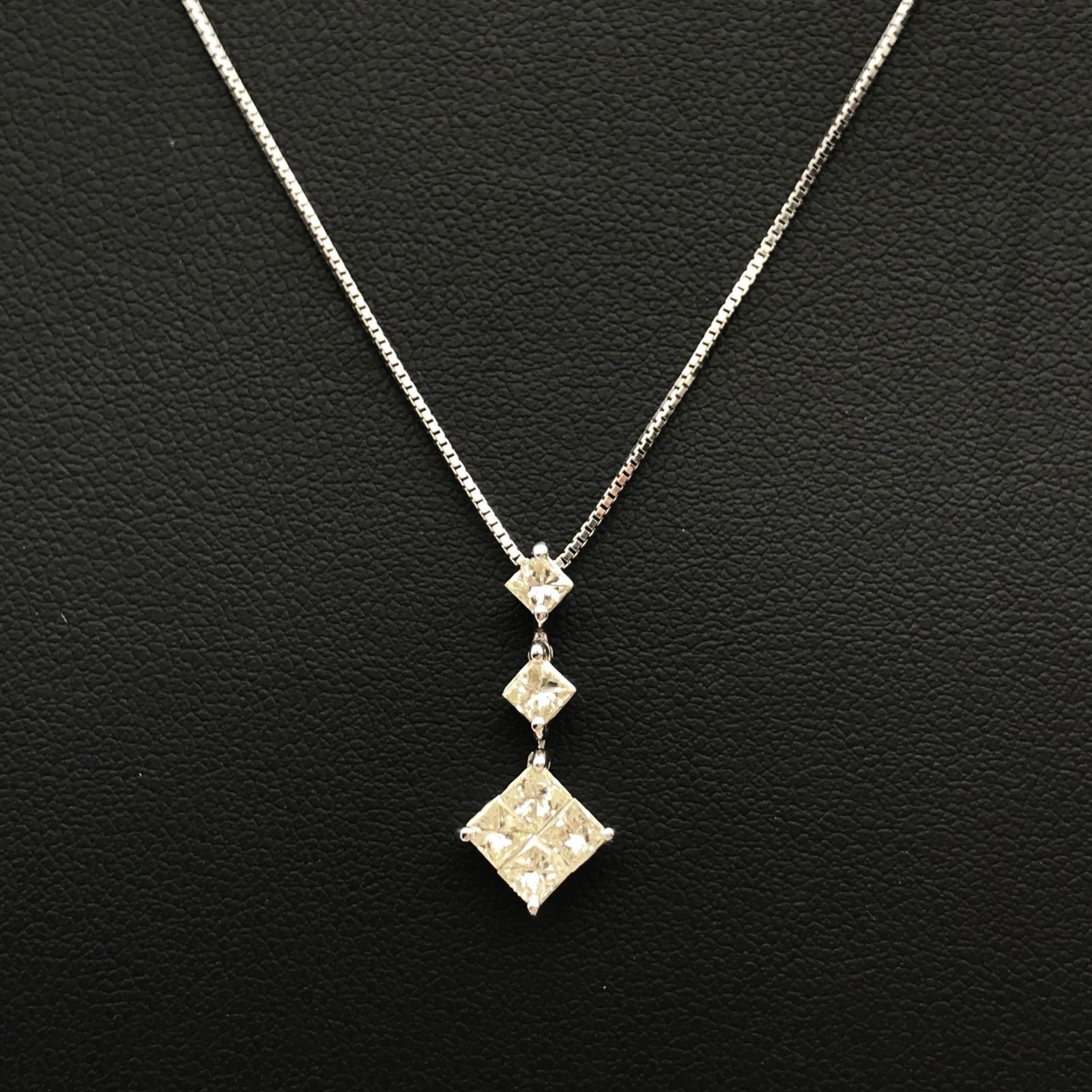3P Diamond Necklace 18K White Gold (1 of 4)
