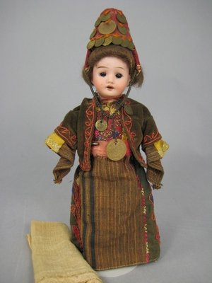9" RECKNAGEL 24 GERMAN BISQUE HEAD ETHNIC DOLL