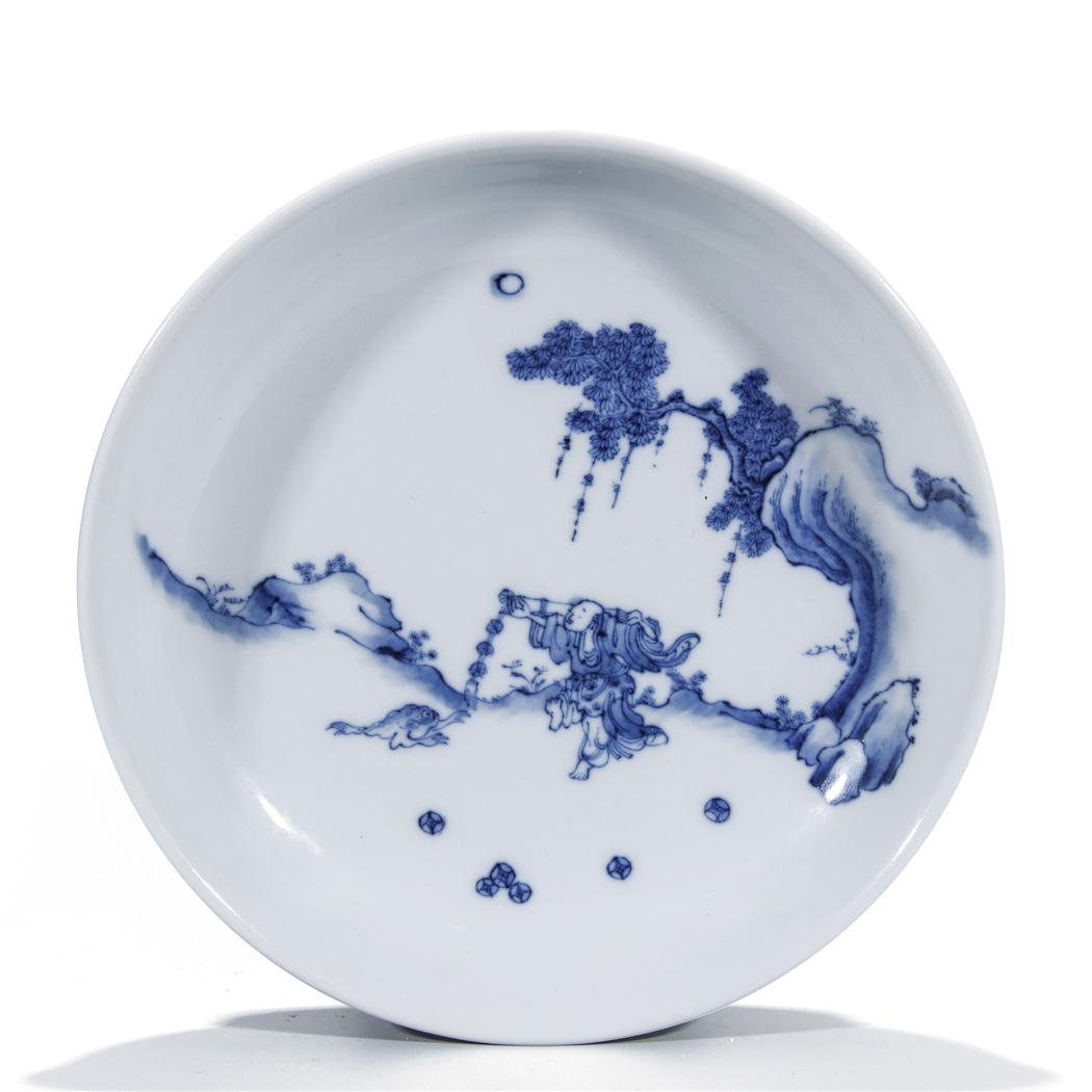 MIN GUO, WANG BU style blue and white glaze pattern: MIN GUO, WANG BU style blue and white glaze pattern porcelain plate. Dia 18.5 cm, Height 3.2 cm.In good condition.