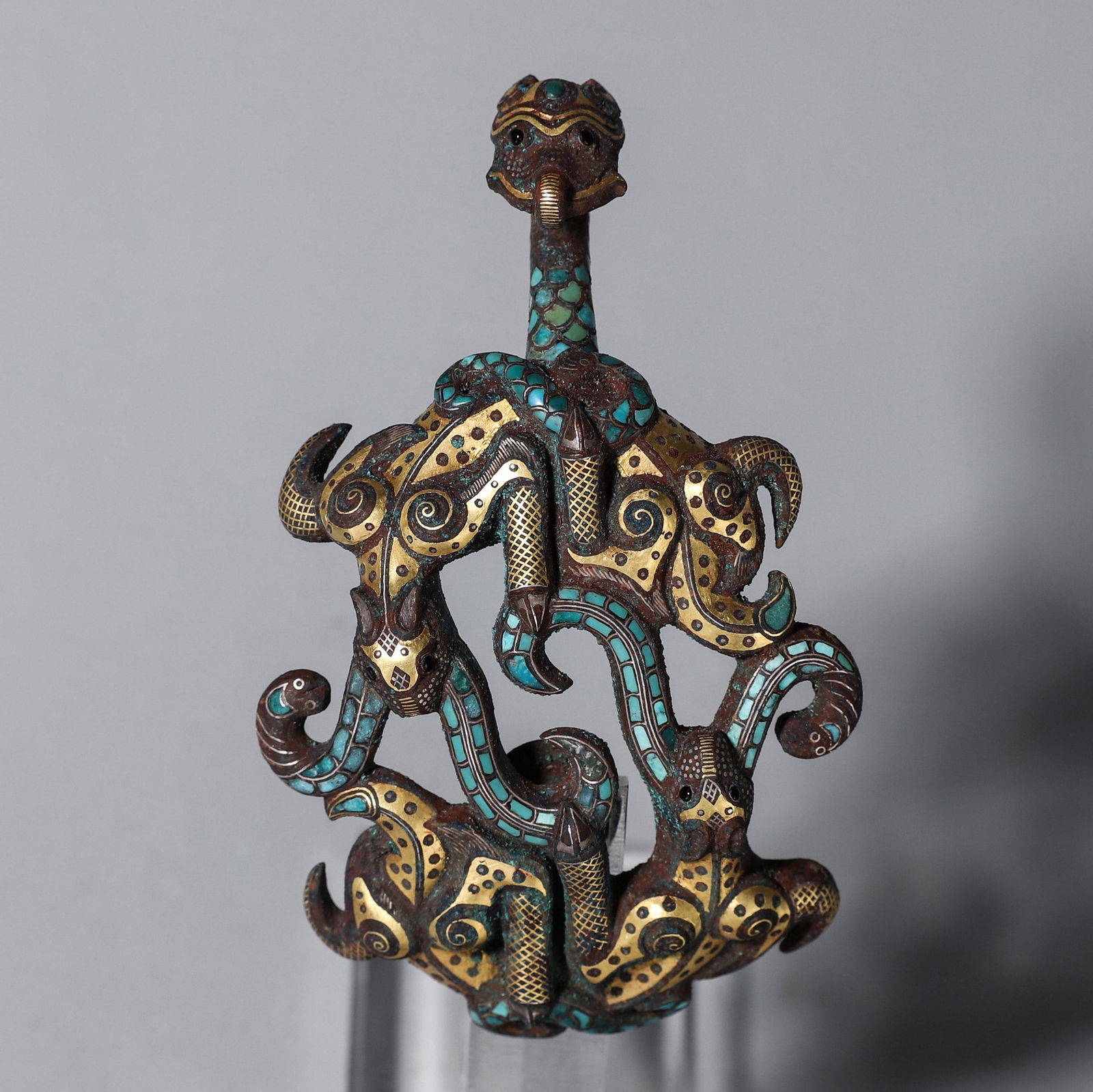 A bronze turquoise-inlaid dragon head hook (1 of 8)