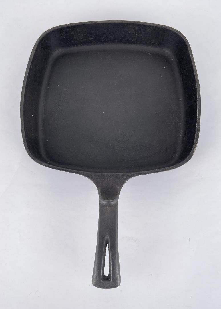 Wagner Square Skillet Cast Iron Frying Pan 1218 C (1 of 5)