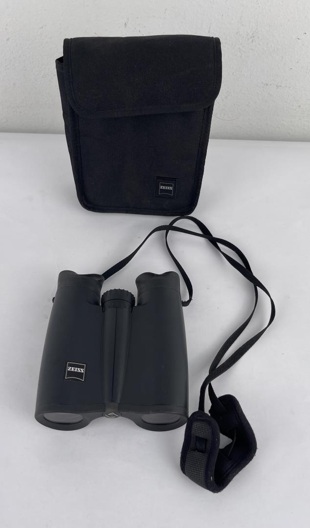 Zeiss 8x30B MC Binoculars: Nice pair of binoculars in case.