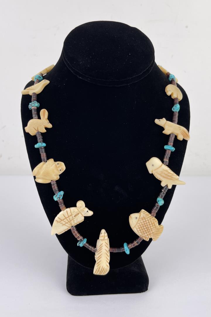 Exceptional Zuni Heishi Fetish Necklace (1 of 4)