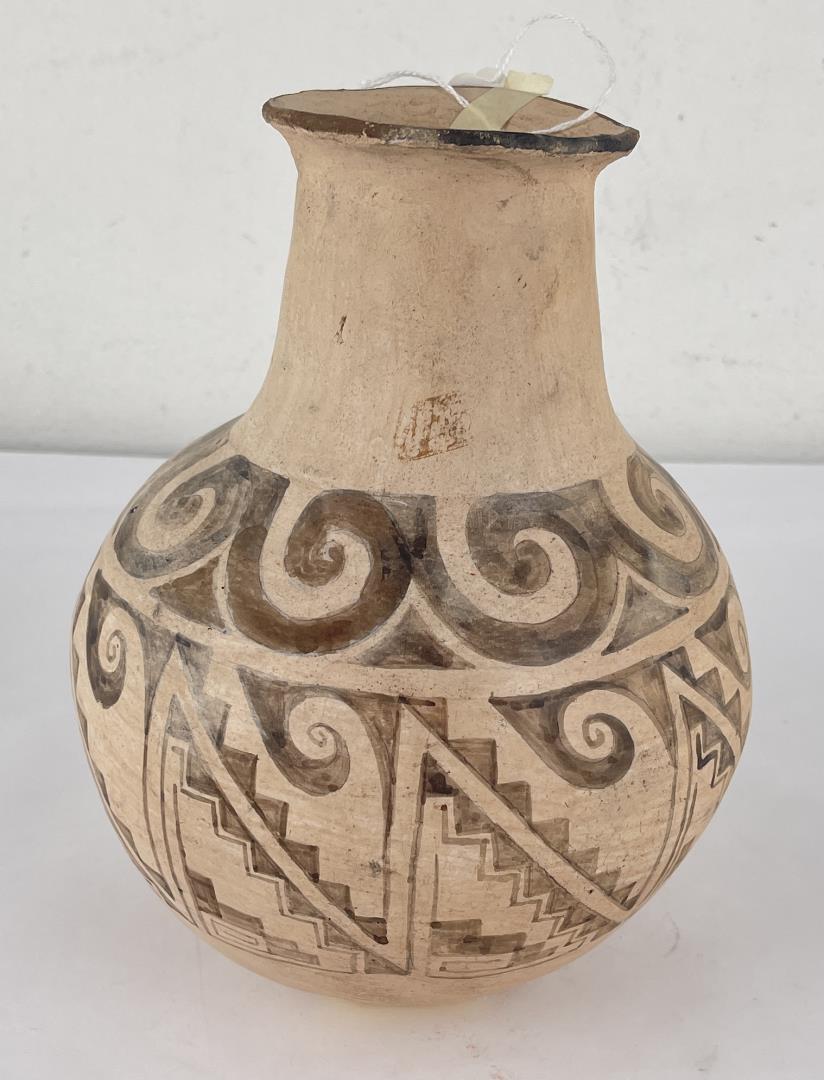 Zia Pueblo Indian Pottery Pot (1 of 7)