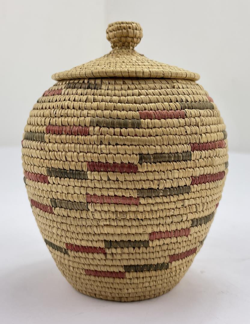 Alaskan Eskimo Inuit Lidded Basket: Nice basket. 5.5" tall.