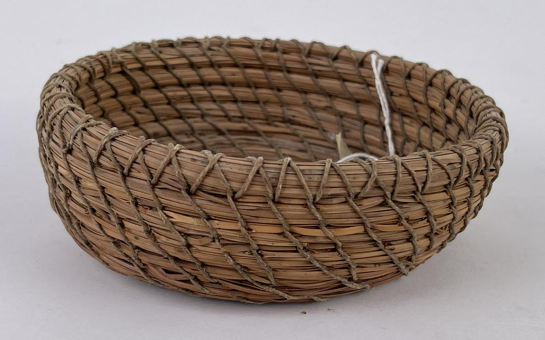 Native American Indian Pine Needle Basket: 5 1/4" diameter, 2" tall. Allard Auction Collection Inv: MXG