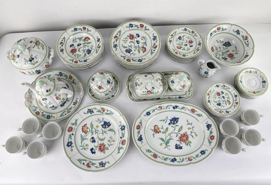 Villeroy Boch Indian Summer Dining China Set: 60 piece set.