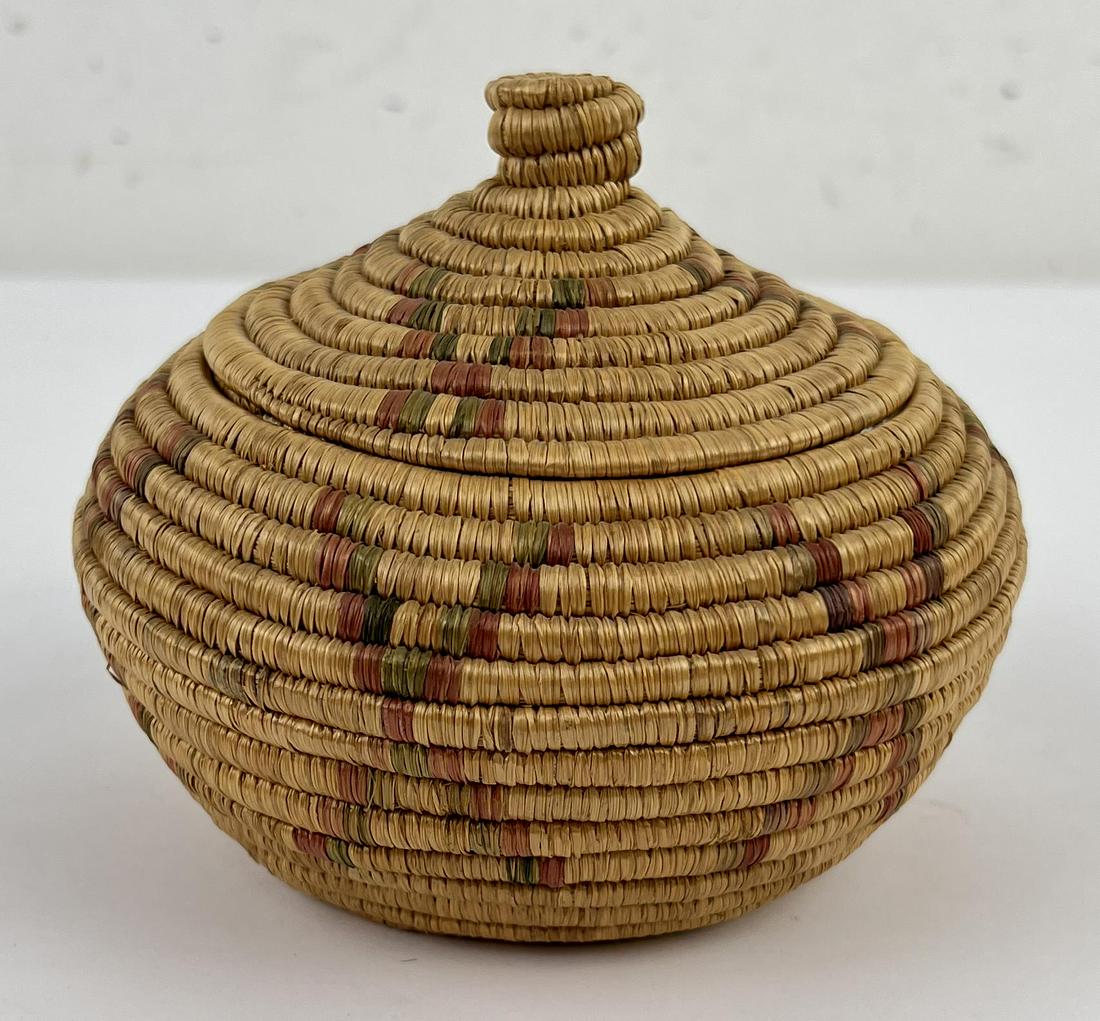 Alaskan Inuit Eskimo Lidded Basket (1 of 8)