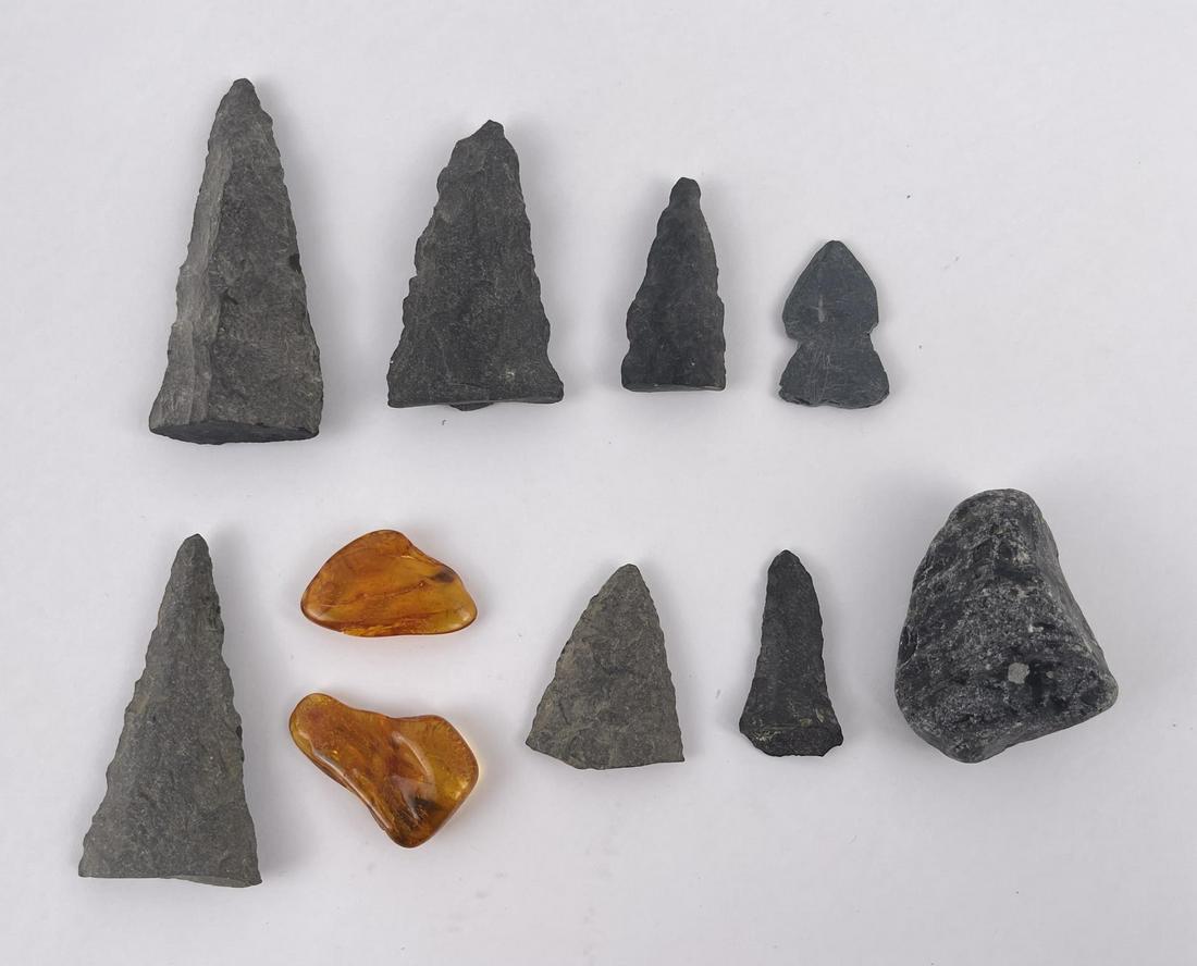 Collection of Ancient Indian Arrowhead Points #8 (1 of 7)