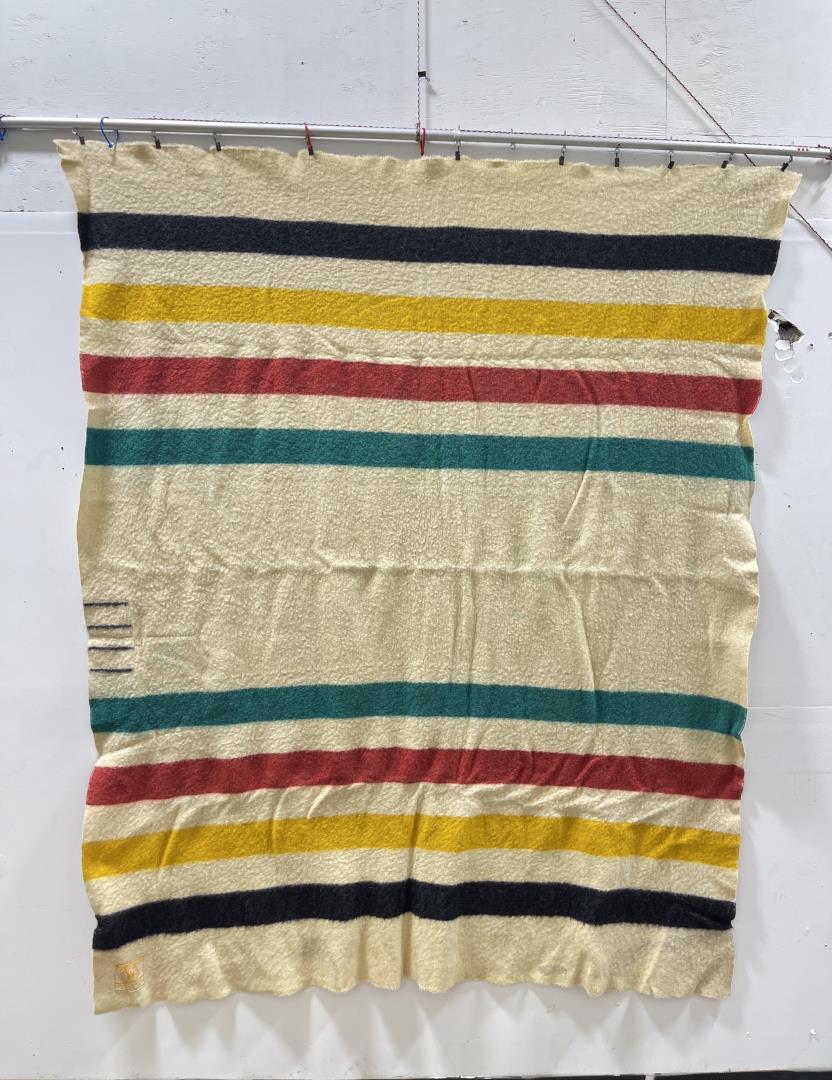 Hudsons Bay Company Wool Blanket 4 Point (1 of 11)