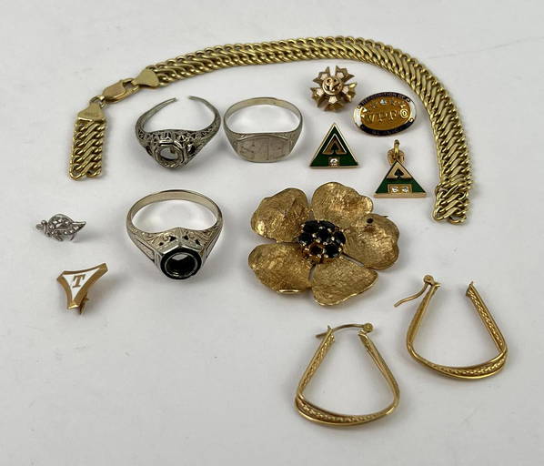 Lot of 14k Gold Scrap Jewelry (0744) on Aug 27, 2022 Davis Brothers Auction in MT