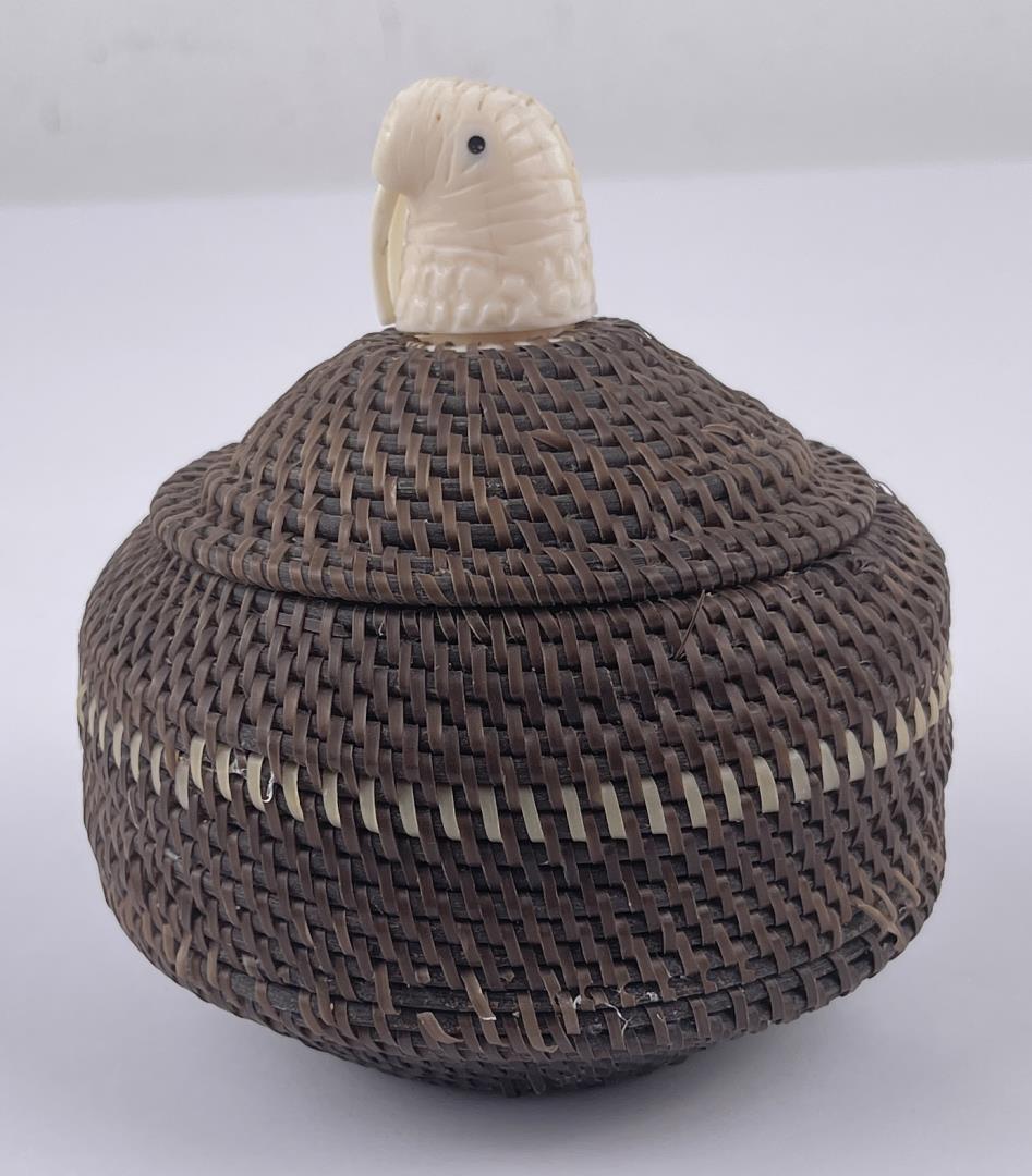 Alaskan Inuit Eskimo Baleen Basket (1 of 10)