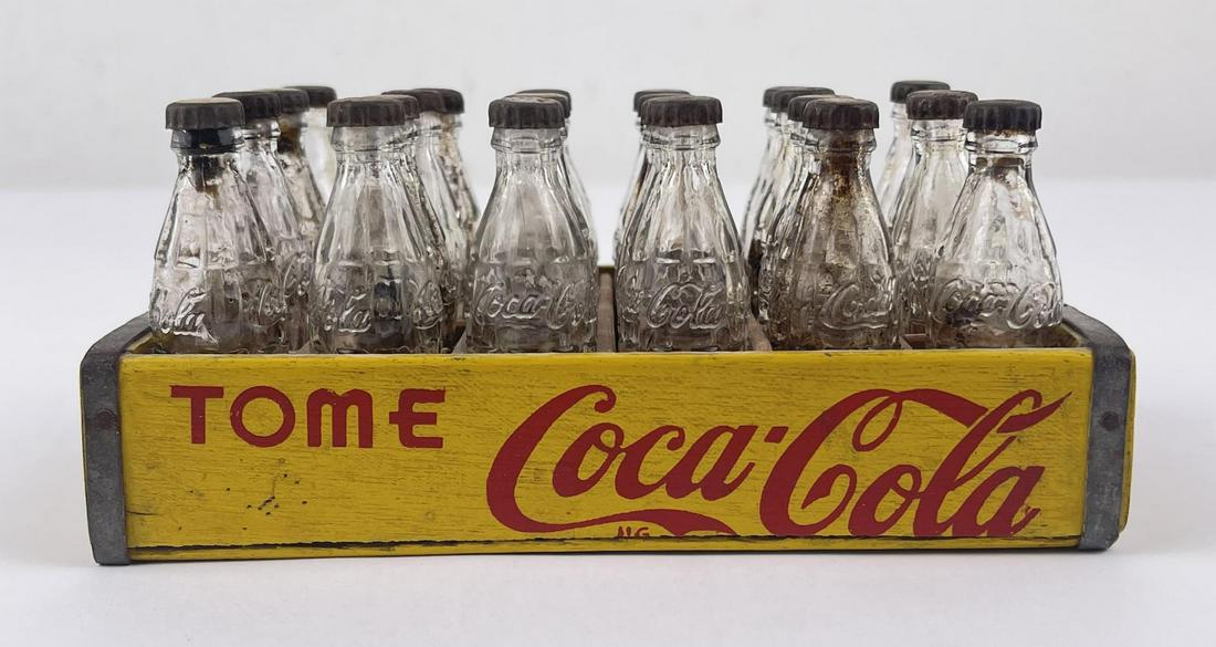 Coca Cola Mini Bottles Wood Carrier Tome (1 of 5)