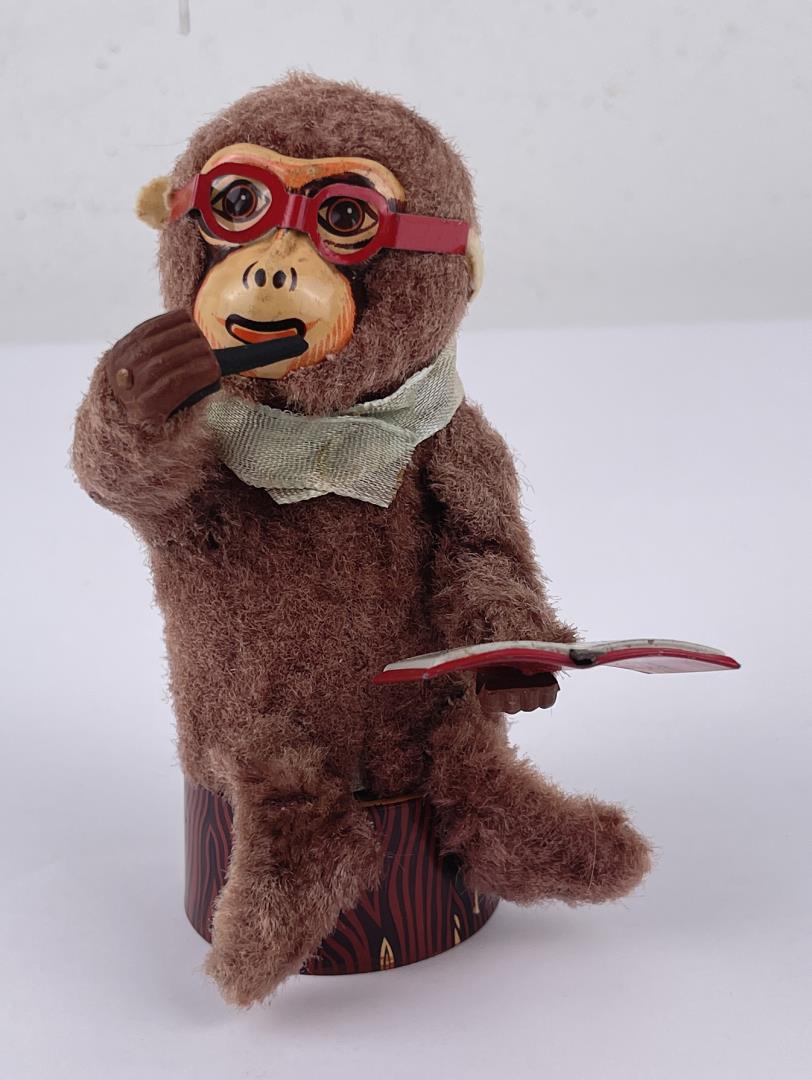 Japanese Wind Up Smoking Monkey Toy (1 of 8)