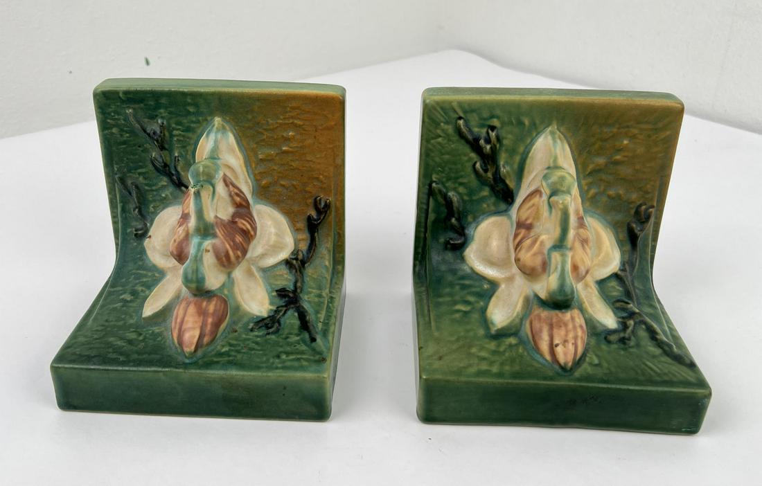 Roseville Pottery Magnolia Bookends 13 (1 of 7)