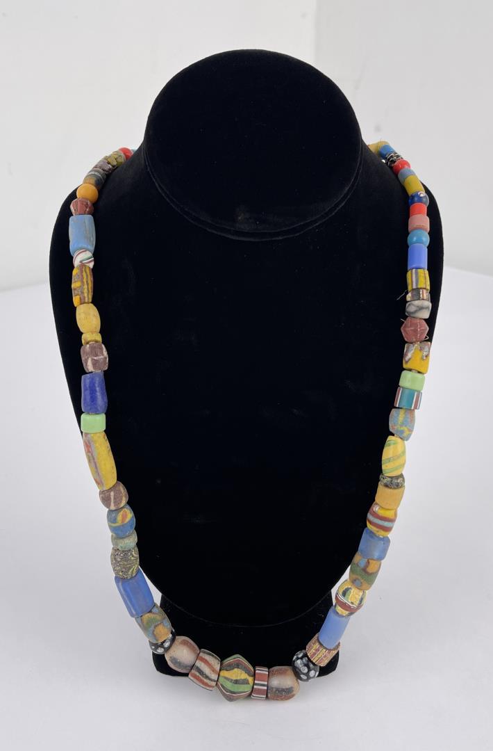 Native American Indian Trade Beads: Nice set.