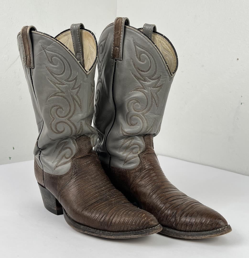 Vintage Dan Post Lizard Skin Cowboy Boots: Nice pair of boots.